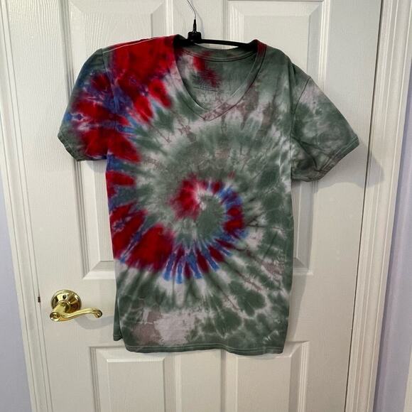 handmade tie dyed unisex tshirt M v-neck spiral camo red - Picture 2 of 9